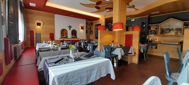 Hotel Azola