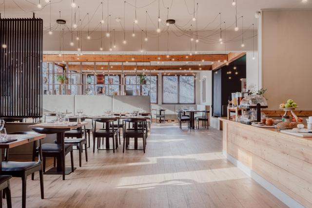 Alpeen Hotel