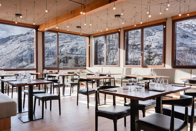 Alpeen Hotel