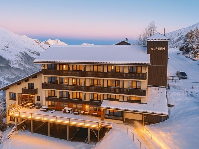 Alpeen Hotel